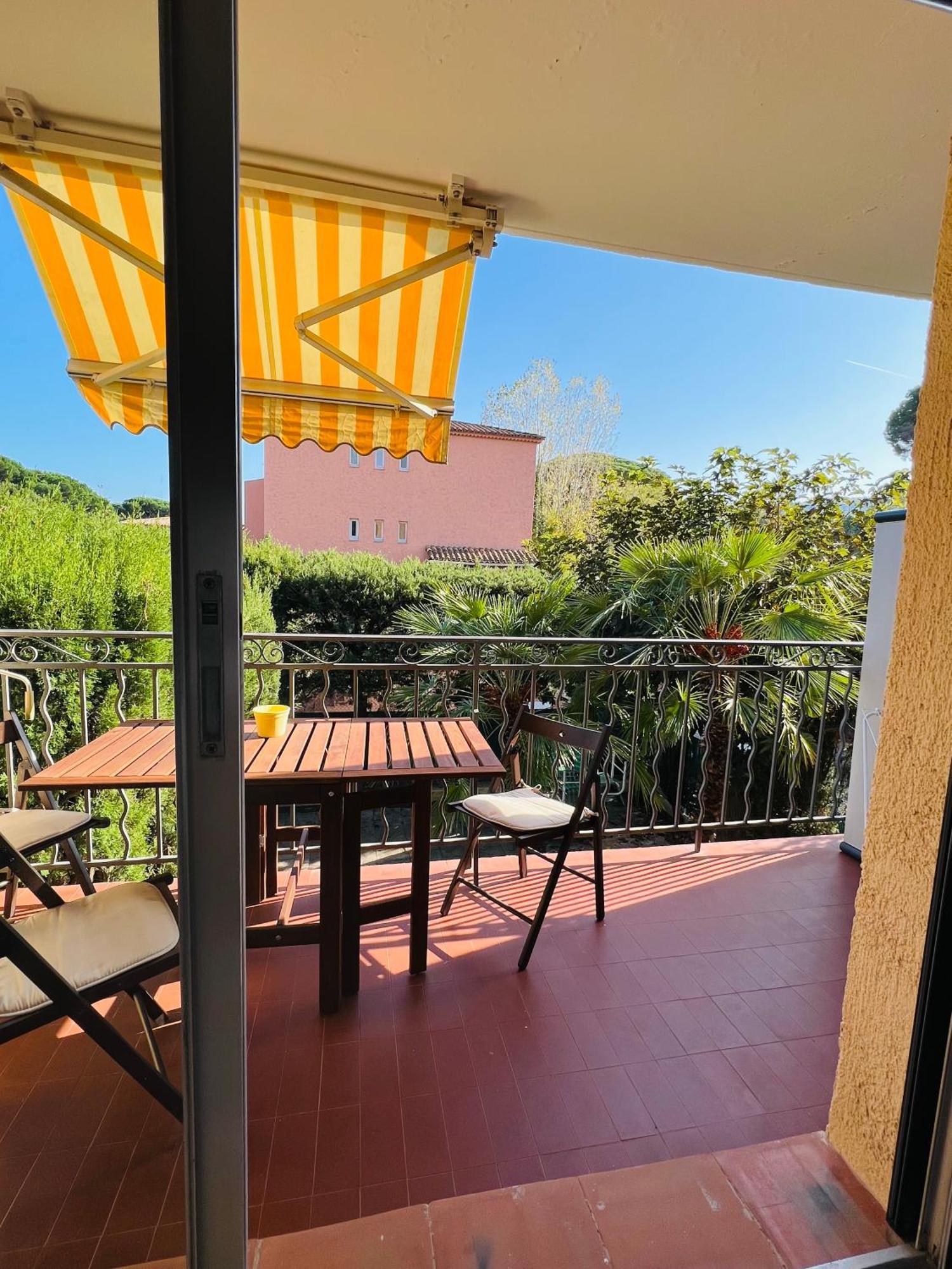 Superbe Appartement Terrasse Et Parking Prive 圣特罗佩 外观 照片