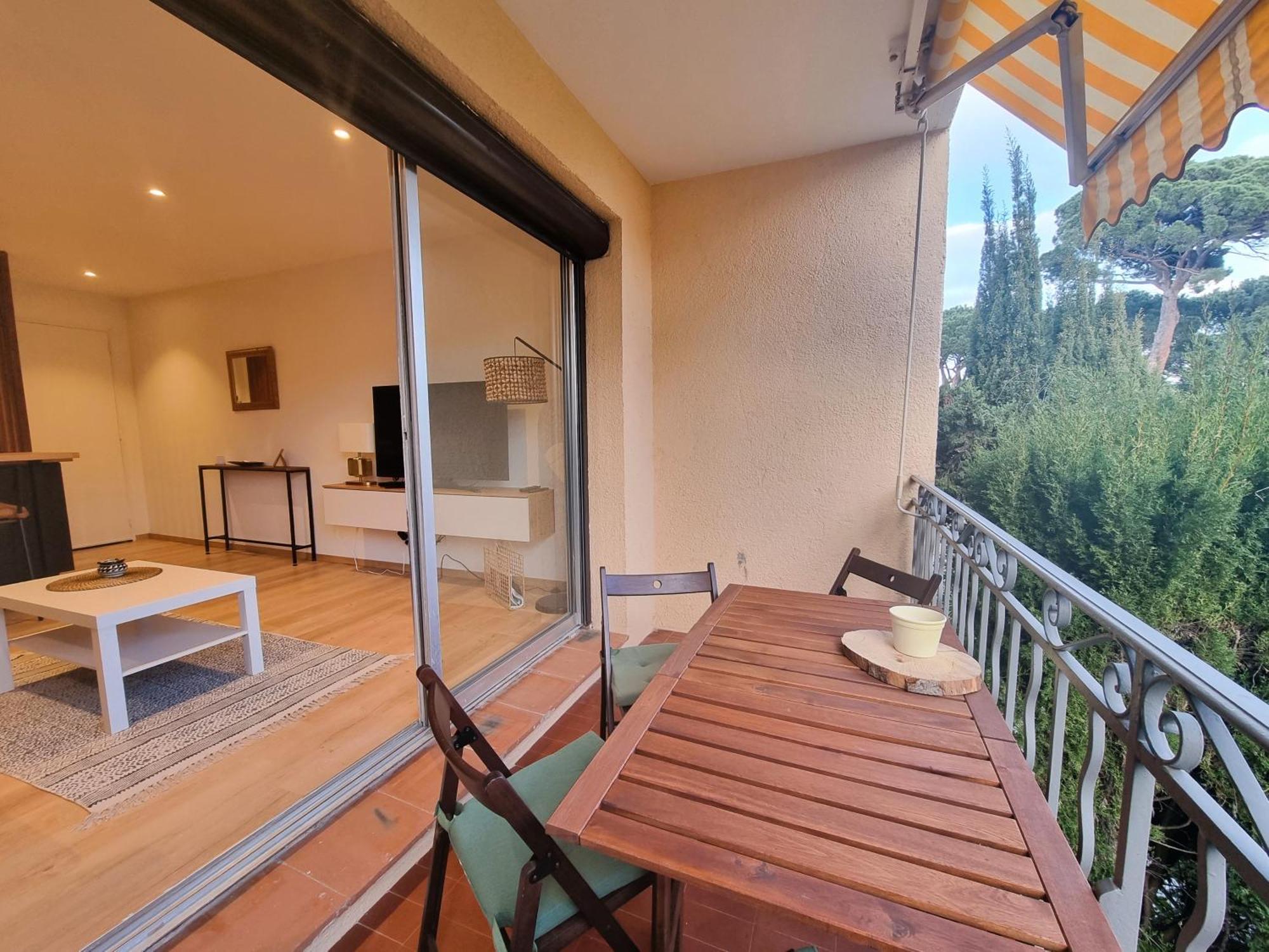 Superbe Appartement Terrasse Et Parking Prive 圣特罗佩 外观 照片