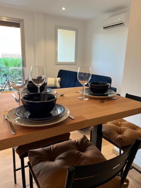Superbe Appartement Terrasse Et Parking Prive 圣特罗佩 外观 照片