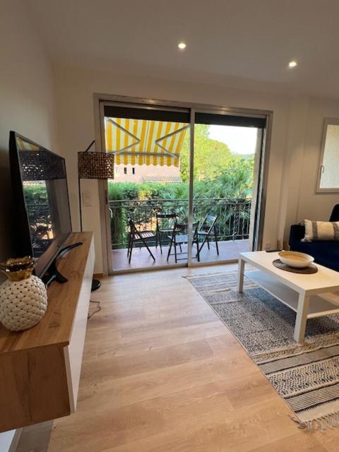 Superbe Appartement Terrasse Et Parking Prive 圣特罗佩 外观 照片